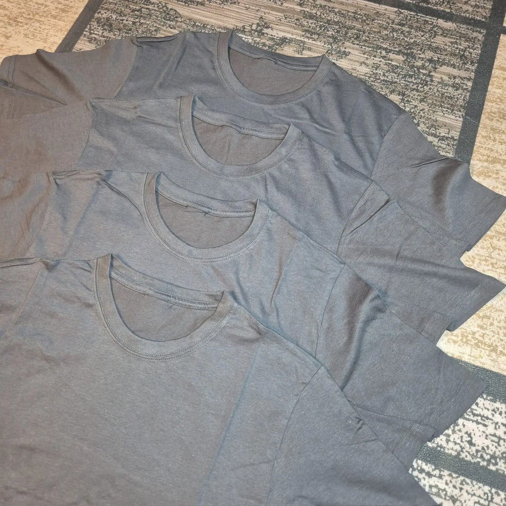 Gris oscuro
